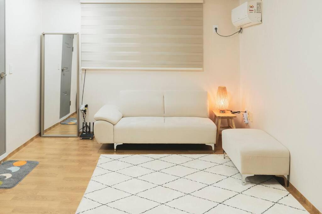 Yeon Apartment